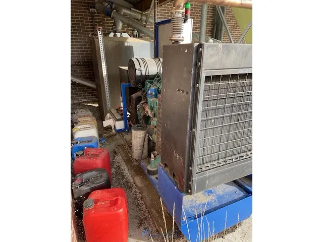 Grote dieselgenerator - afbeelding 3 van  18