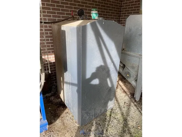 Grote dieselgenerator - afbeelding 6 van  18