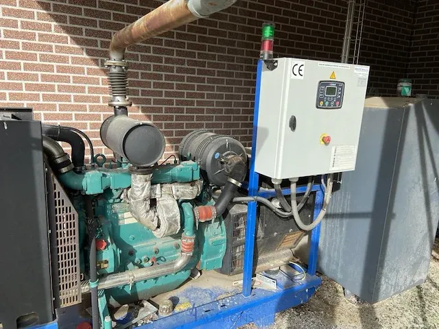 Grote dieselgenerator - afbeelding 12 van  18