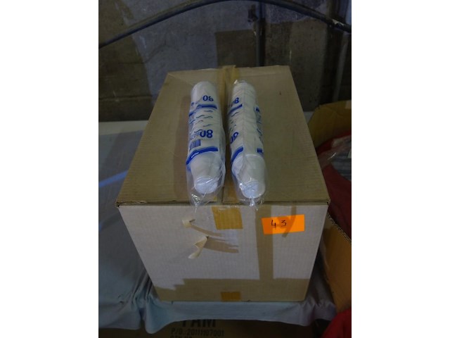 Grote doos met drinkbekers - afbeelding 1 van  3