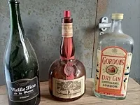 Grote flessen decoratief, oa. grand marnier, 3 stuks - afbeelding 1 van  4