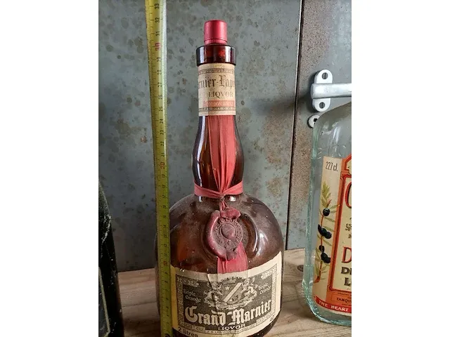 Grote flessen decoratief, oa. grand marnier, 3 stuks - afbeelding 3 van  4