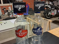 Grote flessen + houder v vodka eristoff 2 x 65 cm - afbeelding 1 van  4