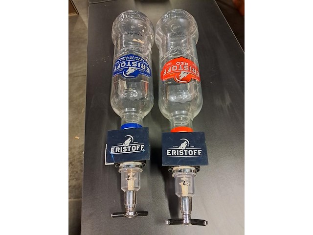 Grote flessen + houder v vodka eristoff 2 x 65 cm - afbeelding 4 van  4