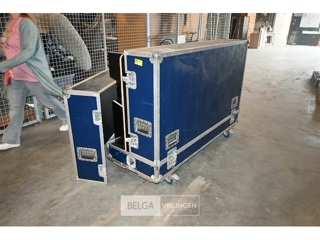 Grote flightcase op wielen - afbeelding 1 van  10