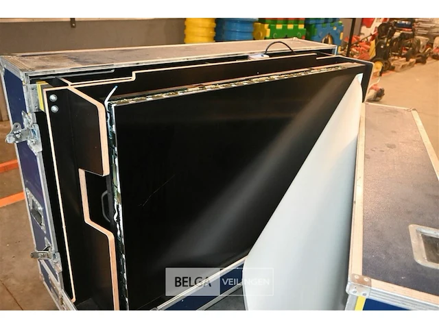 Grote flightcase op wielen - afbeelding 5 van  10