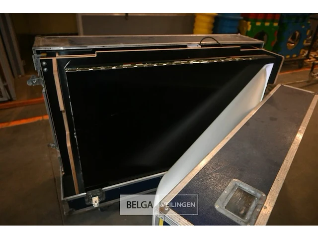 Grote flightcase op wielen - afbeelding 7 van  10