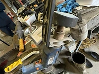 Grote glaswerktafel met alle materialen - afbeelding 4 van  6