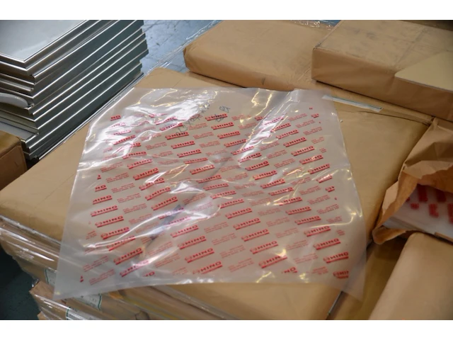 Grote hoeveelheid plastic zakken - afbeelding 2 van  2