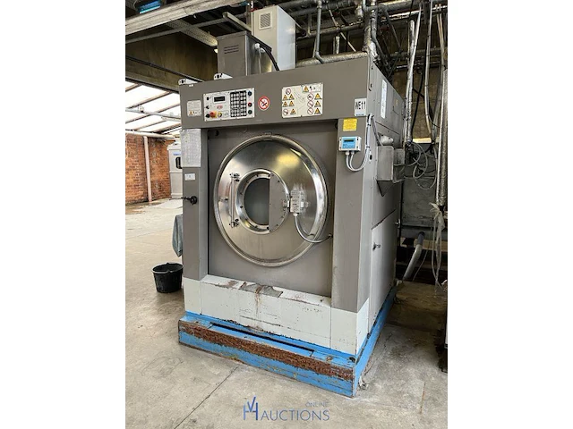 Grote industriële wasmachine milnor - afbeelding 1 van  7