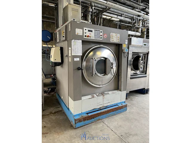Grote industriële wasmachine milnor - afbeelding 2 van  7