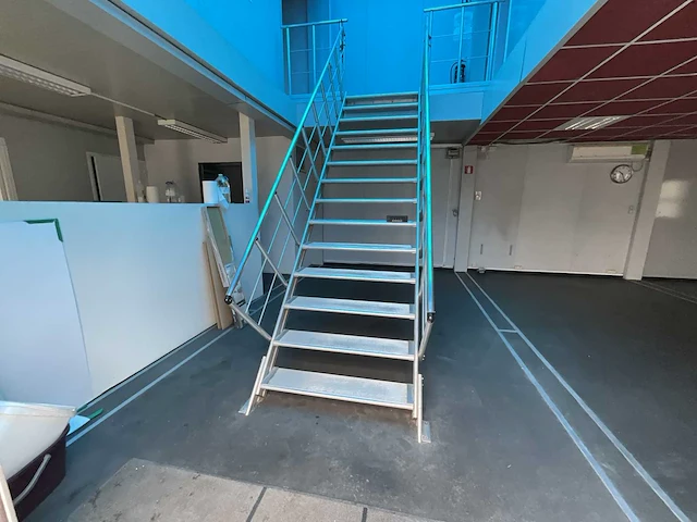Grote kantoorunit bestaande uit 12 units - afbeelding 3 van  35