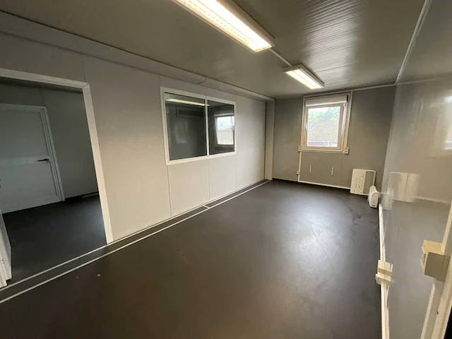 Grote kantoorunit bestaande uit 12 units - afbeelding 20 van  35