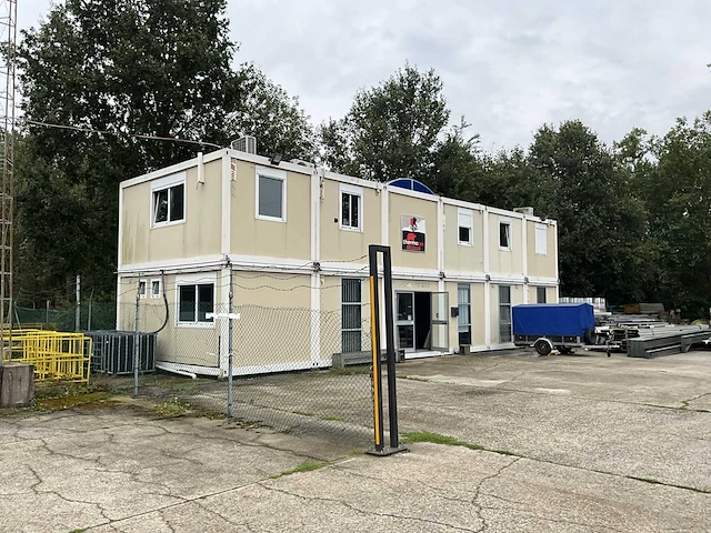 Grote kantoorunit bestaande uit 12 units - afbeelding 30 van  35
