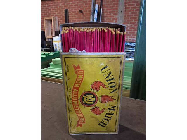 Grote luciferdoos union match vol ( 320 mm op 190 mm ) - afbeelding 2 van  2