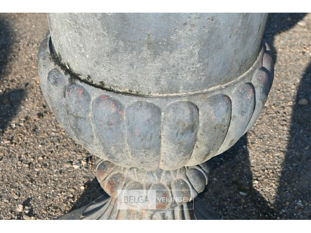 Grote metalen siervaas - afbeelding 5 van  6