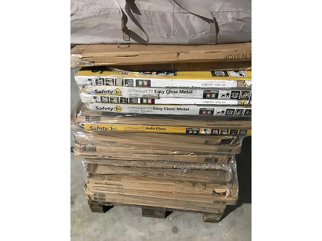 Grote mixpartij baby artikelen 35 pallets - afbeelding 37 van  62