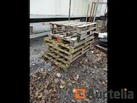 Grote pallet in gyproc, 8 pallets - afbeelding 1 van  3