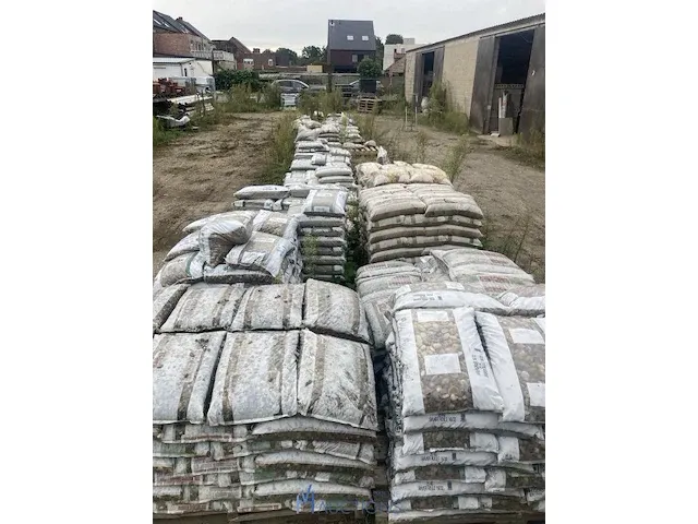 Grote parij zand en steentjes - afbeelding 3 van  11