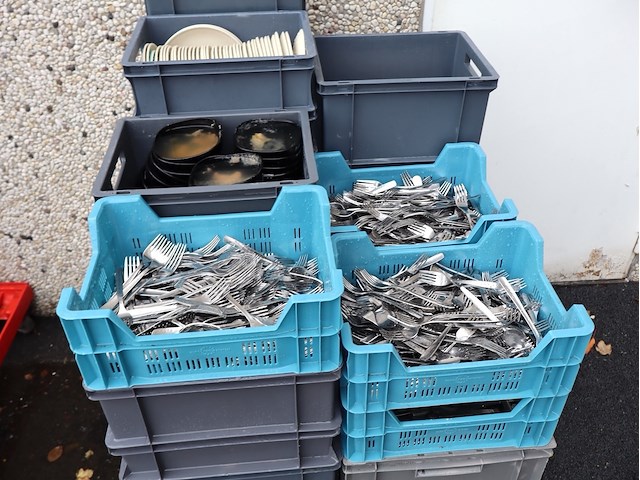 Grote partij afwas - afbeelding 6 van  16