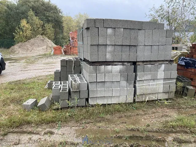 Grote partij betonmetselstenen - afbeelding 3 van  3