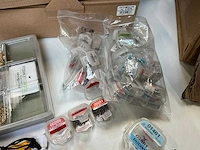 Grote partij brillen accessoires - afbeelding 2 van  18