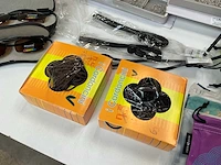 Grote partij brillen accessoires - afbeelding 10 van  18