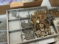 Grote partij brillen accessoires - afbeelding 15 van  18