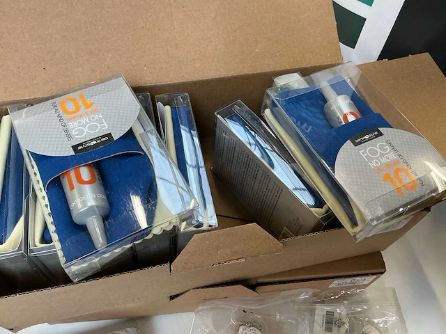Grote partij brillen accessoires - afbeelding 17 van  18