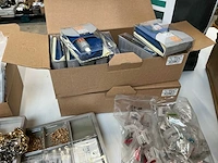 Grote partij brillen accessoires - afbeelding 18 van  18