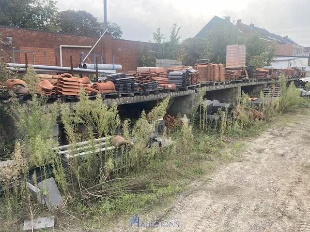 Grote partij dakpannen - afbeelding 1 van  17