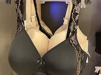 Grote partij dameslingerie chantelle, prima donna, triumph - afbeelding 29 van  47