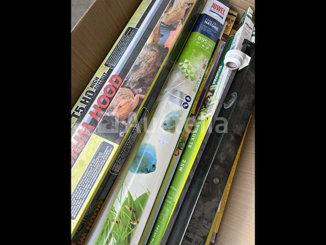 Grote partij dieren en tuin toebehoren - afbeelding 2 van  9