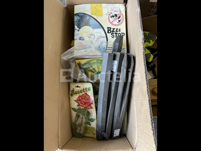 Grote partij dieren en tuin toebehoren - afbeelding 7 van  9