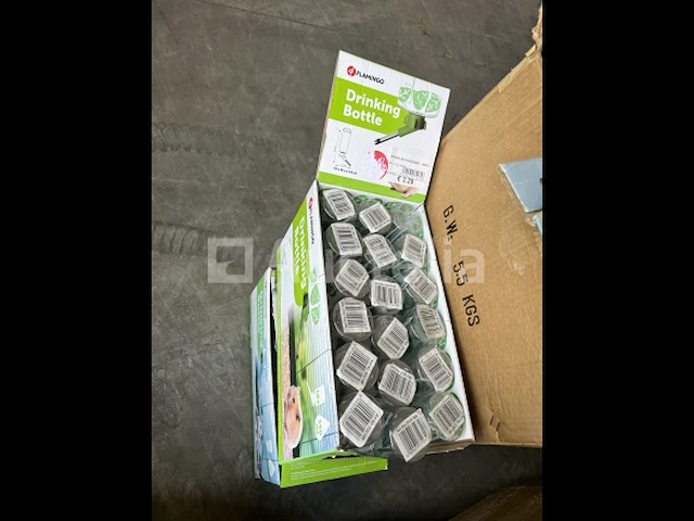 Grote partij dieren en tuin toebehoren - afbeelding 9 van  9