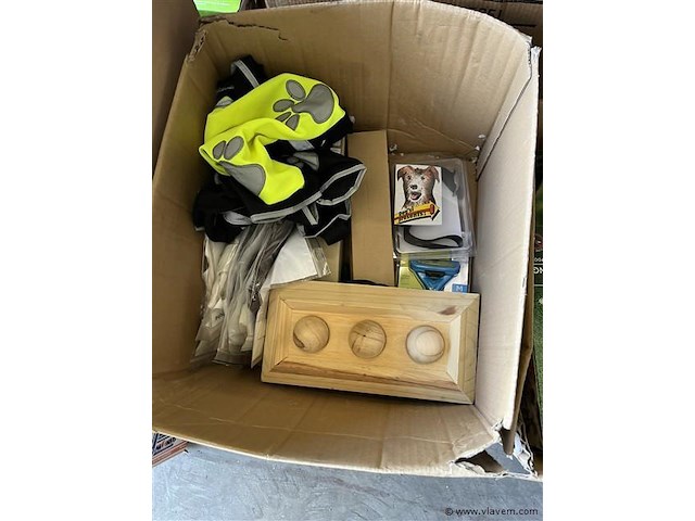 Grote partij dieren en tuintoebehoren - afbeelding 4 van  9