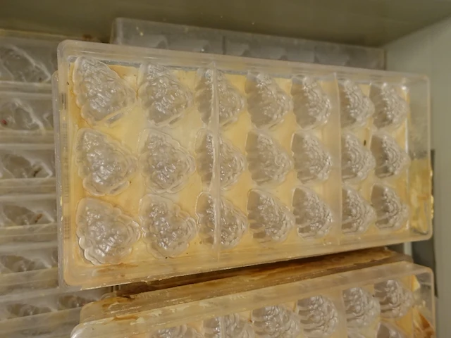 Grote partij div chocolade mallen (zonder bakken) - afbeelding 20 van  24