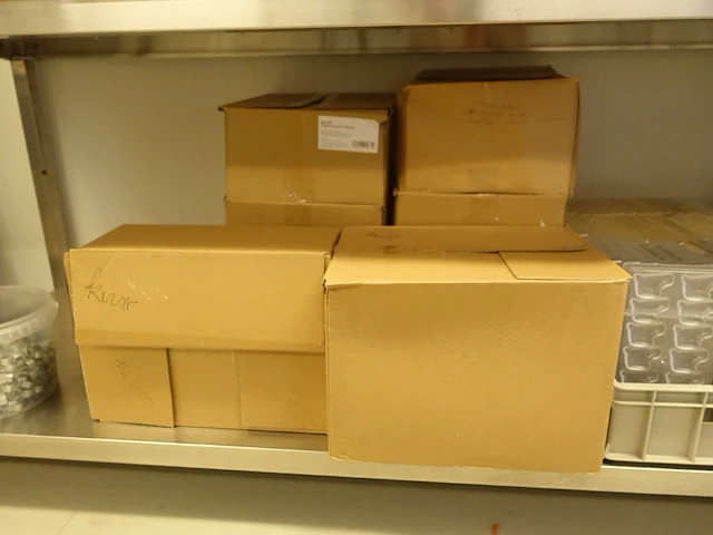 Grote partij div kunstoffen chocolade mallen (zonder bakken) - afbeelding 14 van  23