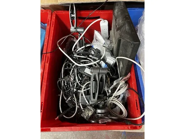 Grote partij divers computermaterialen en airco-unit - afbeelding 5 van  17