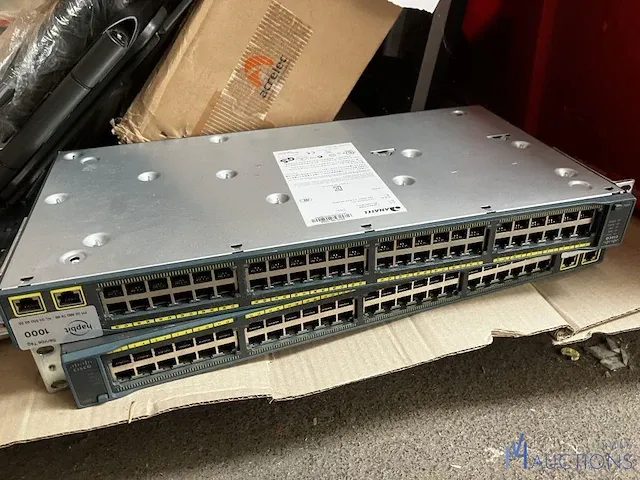 Grote partij divers computermaterialen en airco-unit - afbeelding 7 van  17