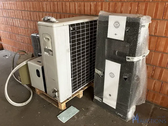 Grote partij divers computermaterialen en airco-unit - afbeelding 11 van  17