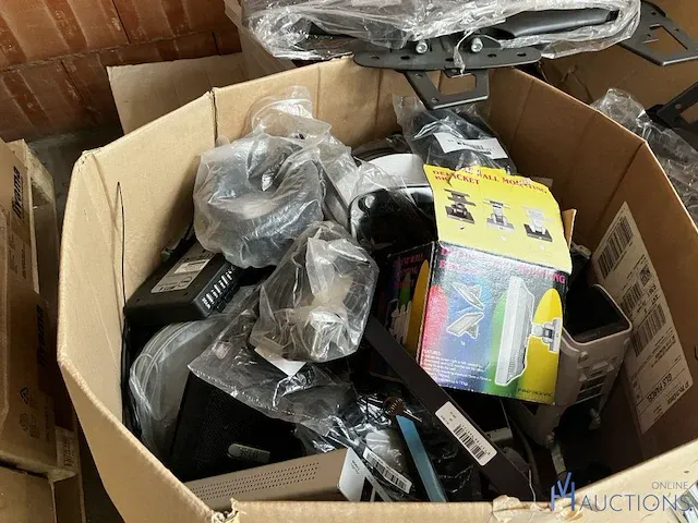 Grote partij divers computermaterialen en airco-unit - afbeelding 15 van  17