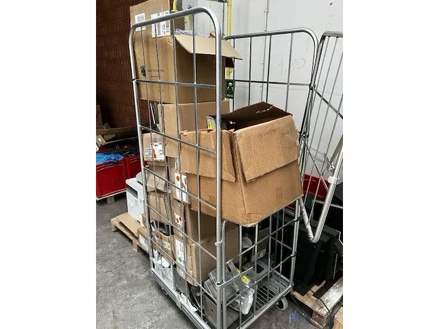 Grote partij divers computermaterialen en airco-unit - afbeelding 17 van  17