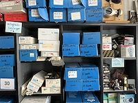 Grote partij divers deurbeslag en sloten - afbeelding 11 van  37