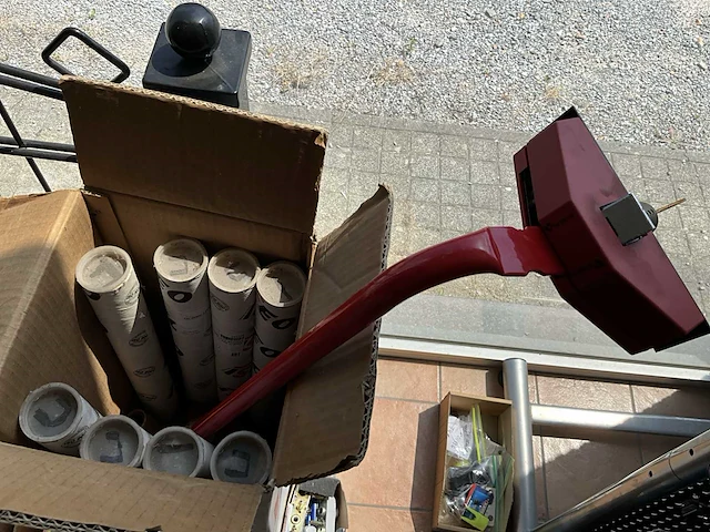 Grote partij divers deurbeslag en sloten - afbeelding 29 van  37