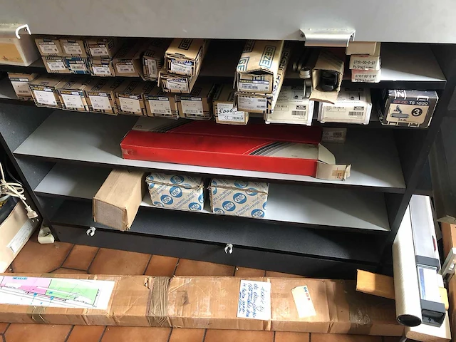Grote partij divers deurbeslag en sloten - afbeelding 30 van  37