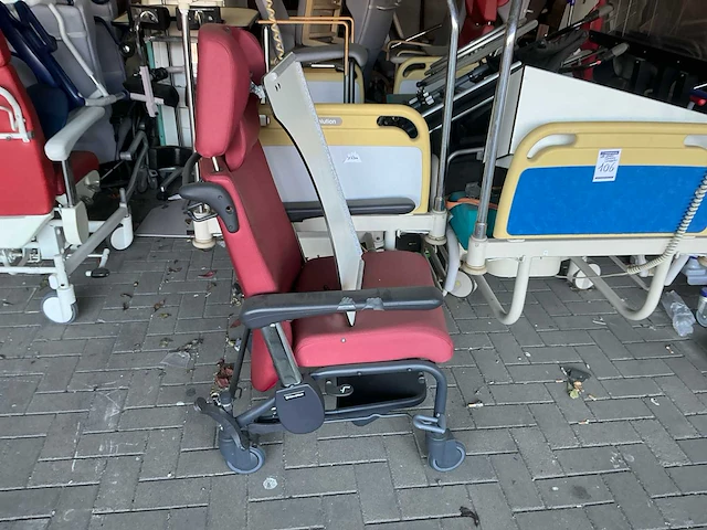 Grote partij divers ziekenhuismeubilair - afbeelding 2 van  10