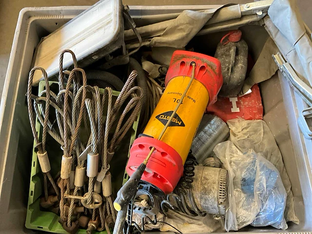 Grote partij diverse bouwmaterialen - afbeelding 2 van  7
