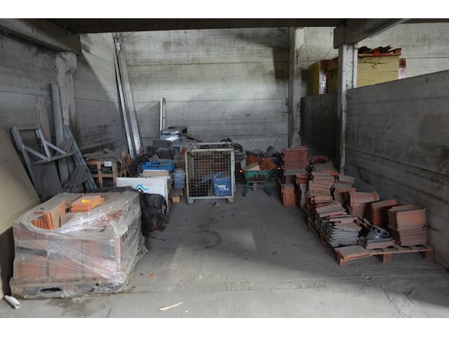 Grote partij diverse dakpannen - afbeelding 1 van  10