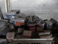 Grote partij diverse dakpannen - afbeelding 5 van  10